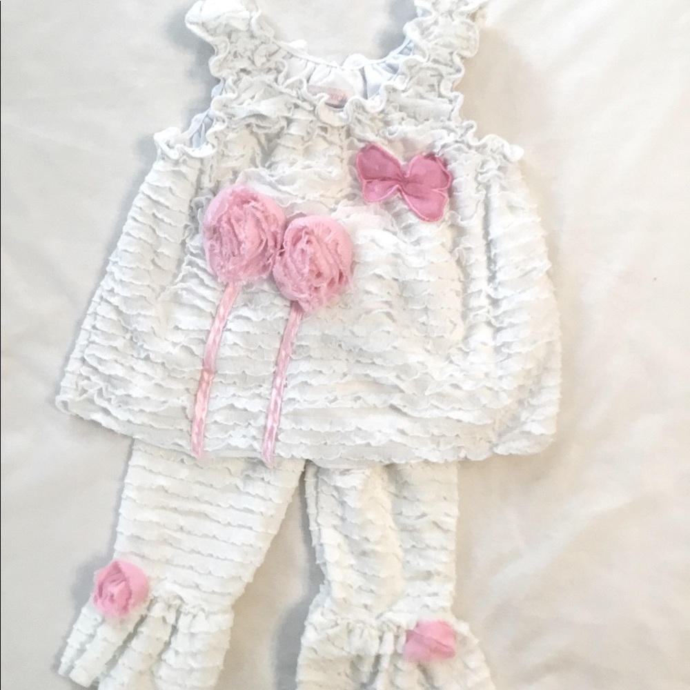 Cachcach outfit 18 month outfit. Ruffles!